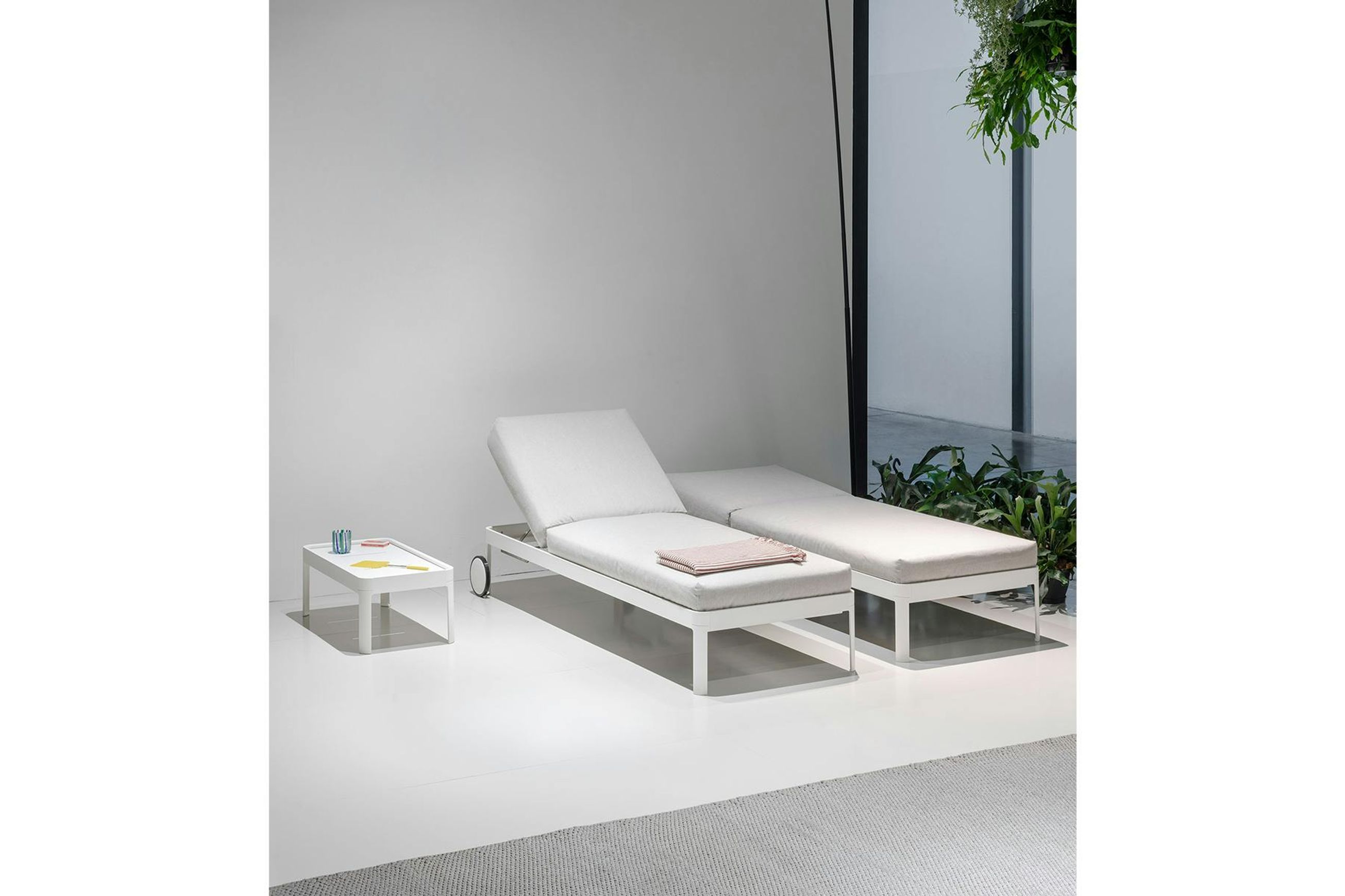 Alualu Outdoor Daybed