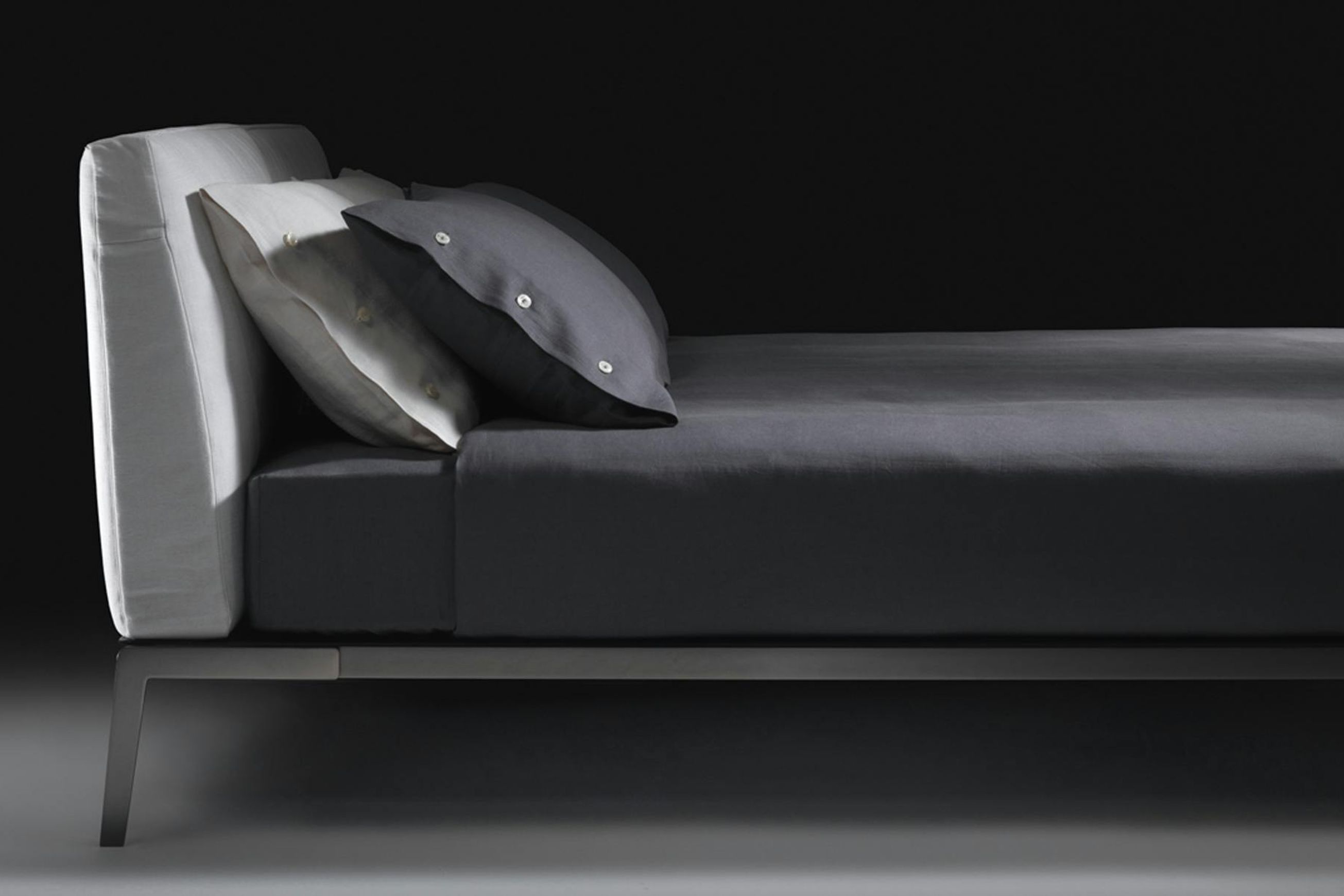 Lifesteel Bed By Flexform