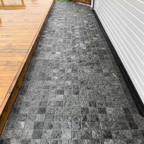 Cobblestones / Setts