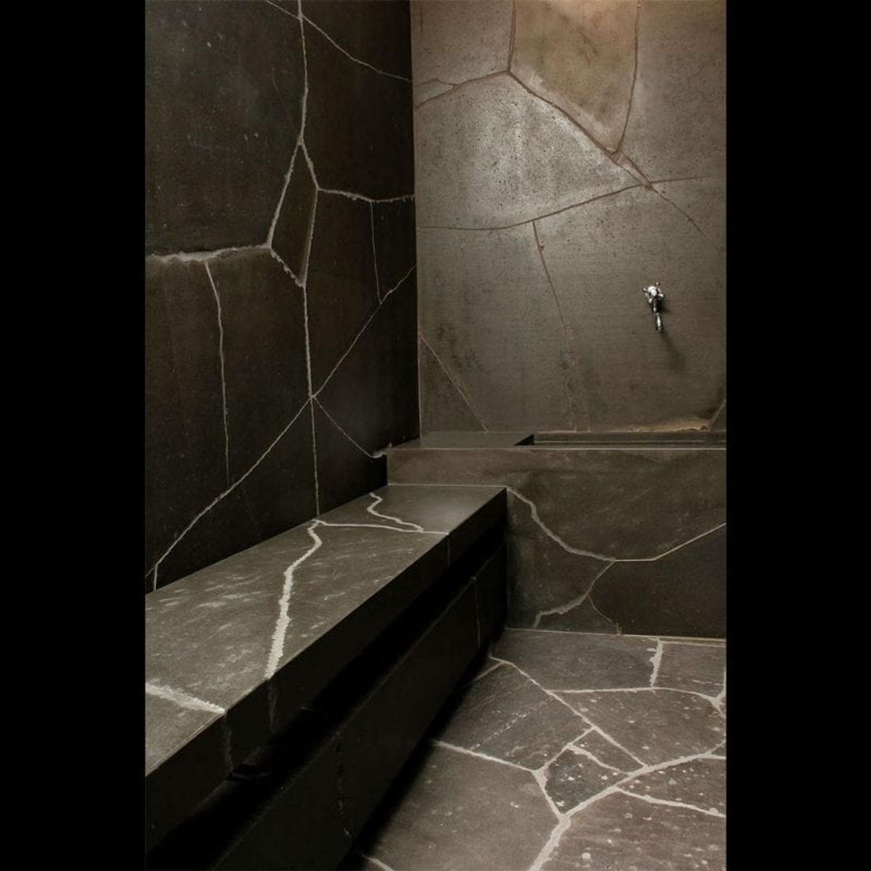 Premium Bluestone Crazy Paving
