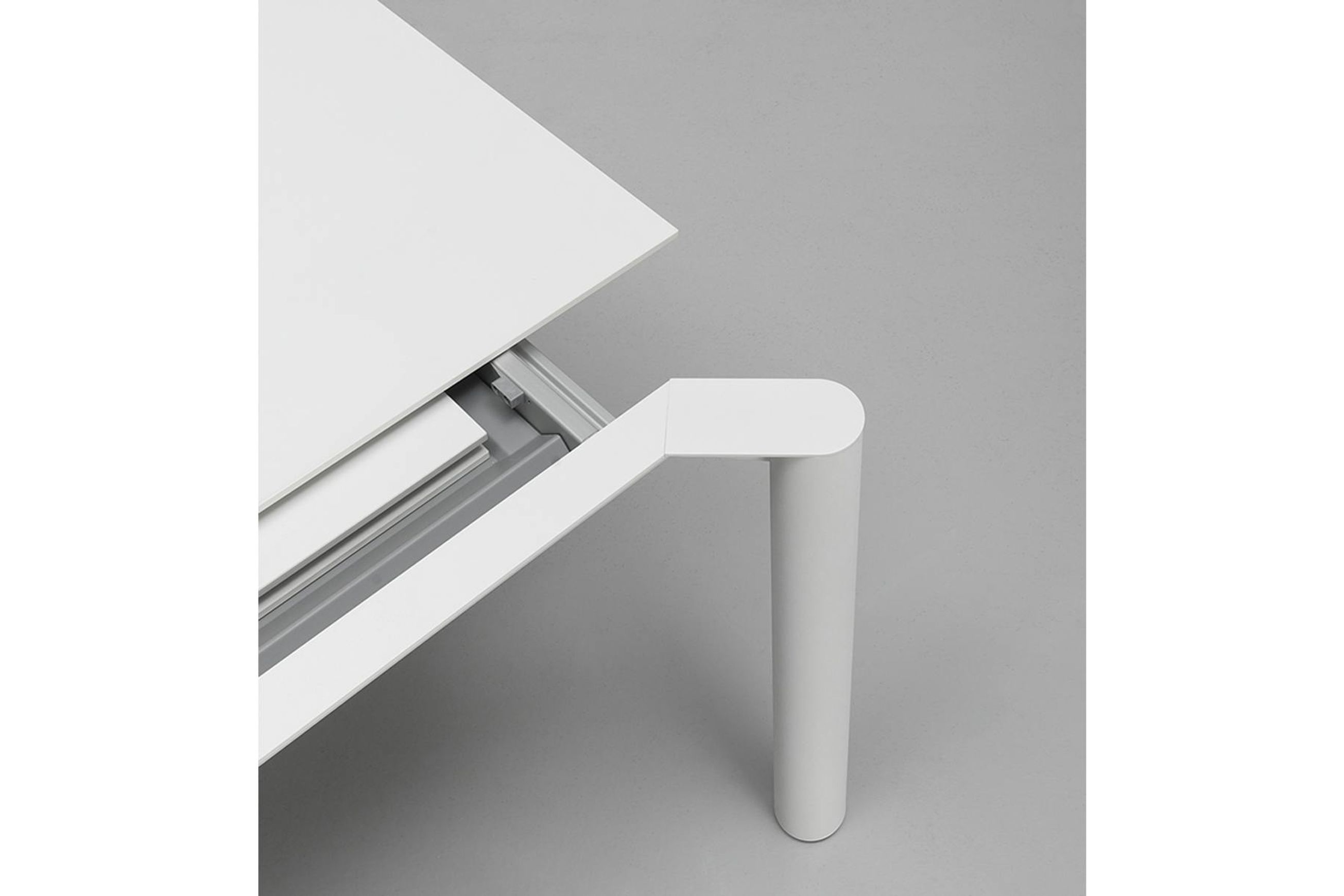 Bodoni Dining Table