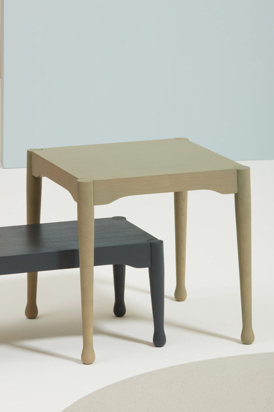 Frisee Table