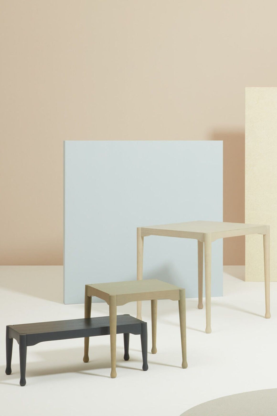 Frisee Table
