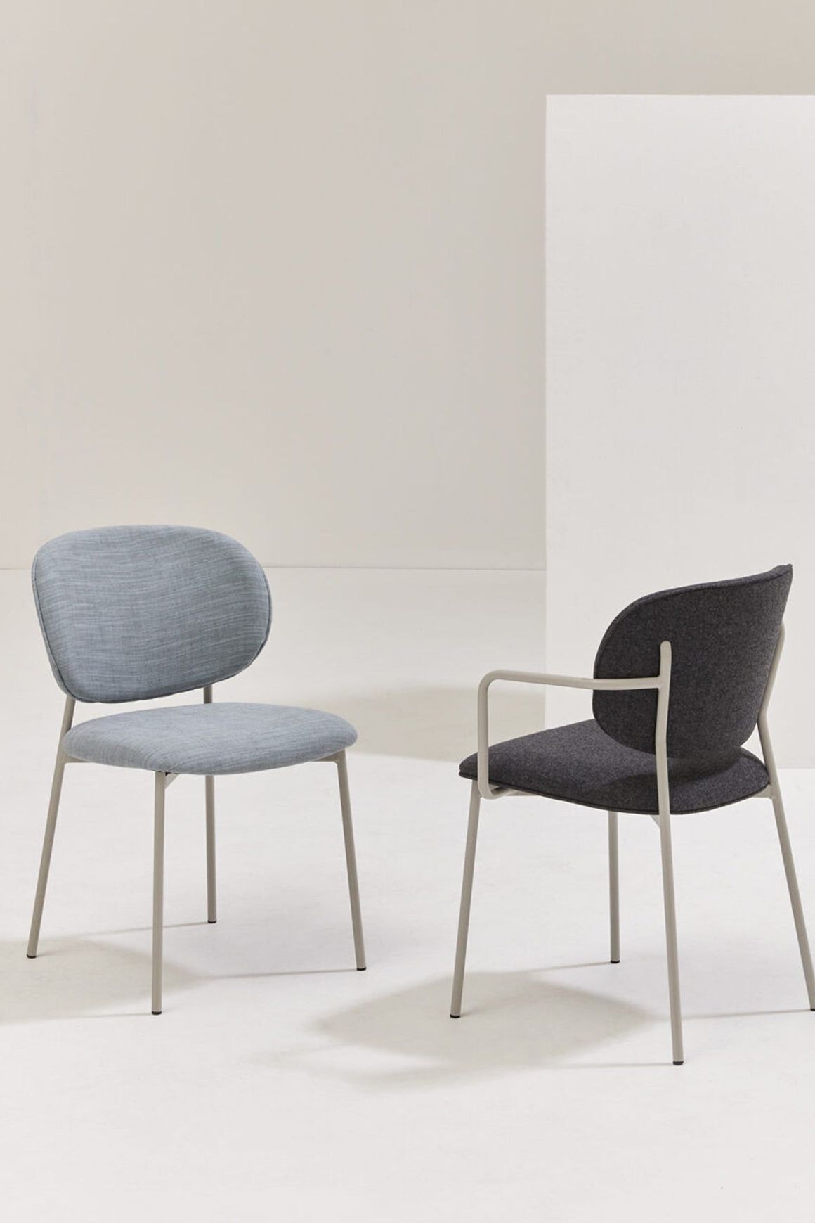 Wround Chair with Arms