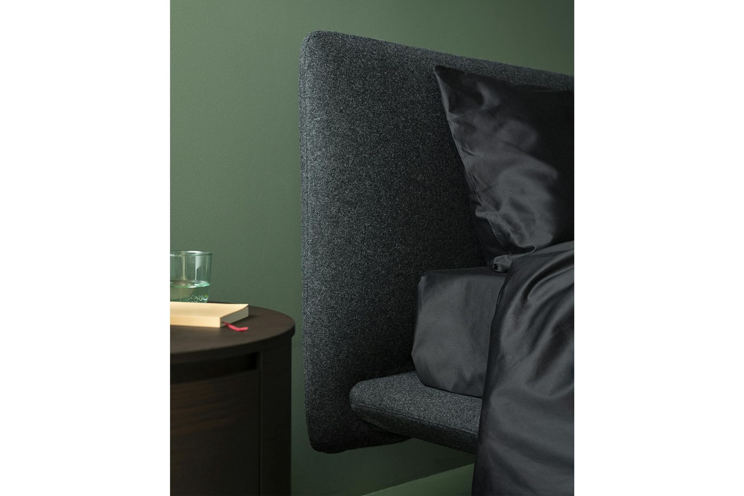 Clapis Bed