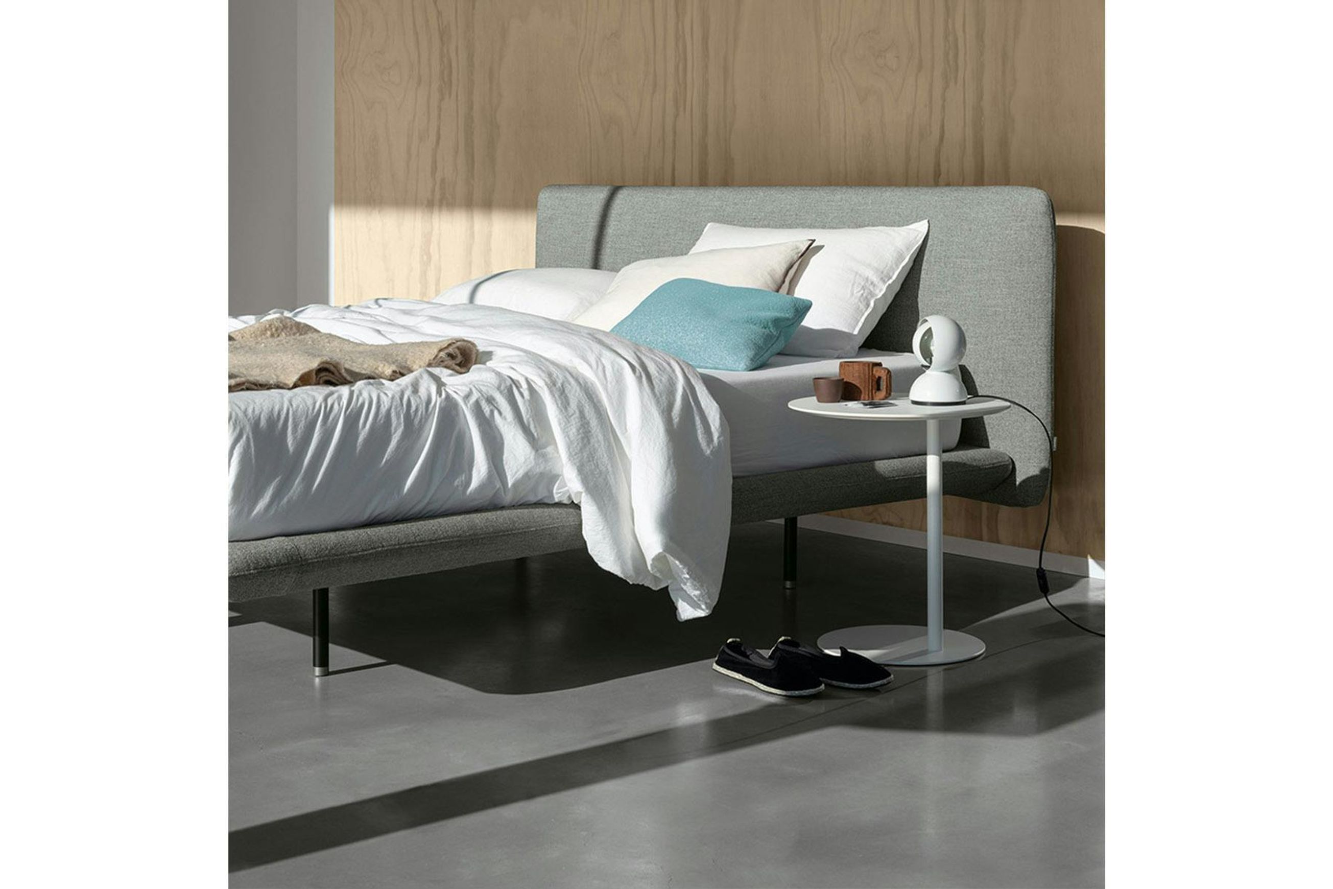 Clapis Bed