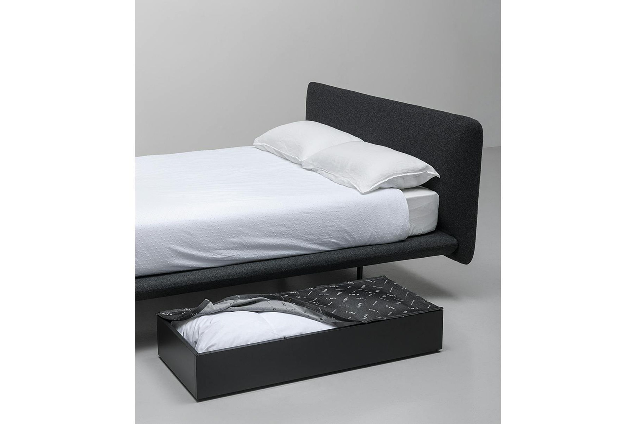 Clapis Bed