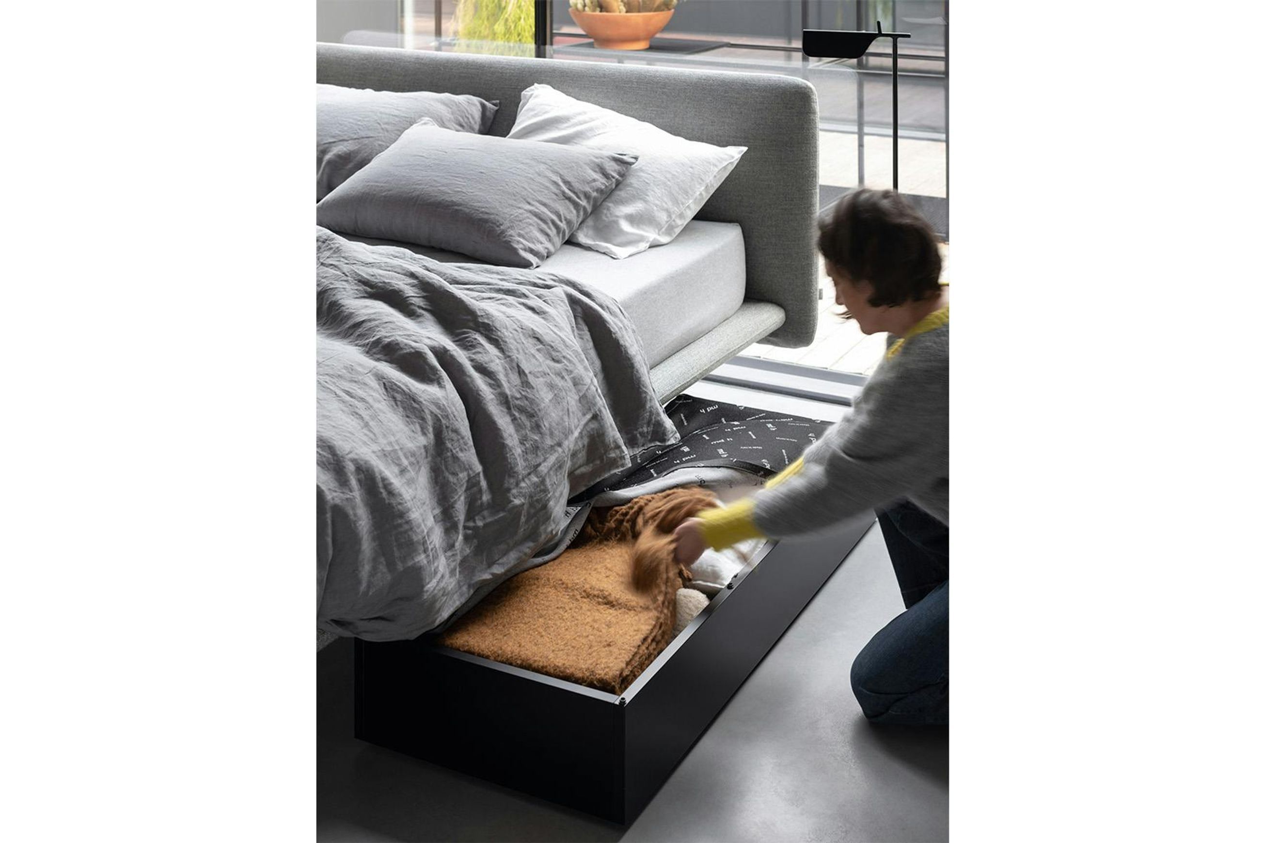 Clapis Bed