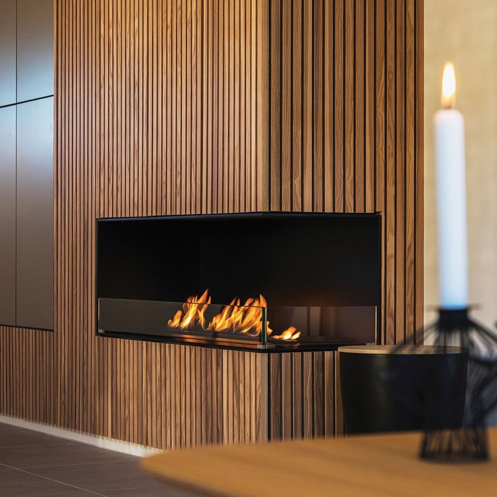 Decoflame Montreal Right Corner BEV Net Zero Fireplace