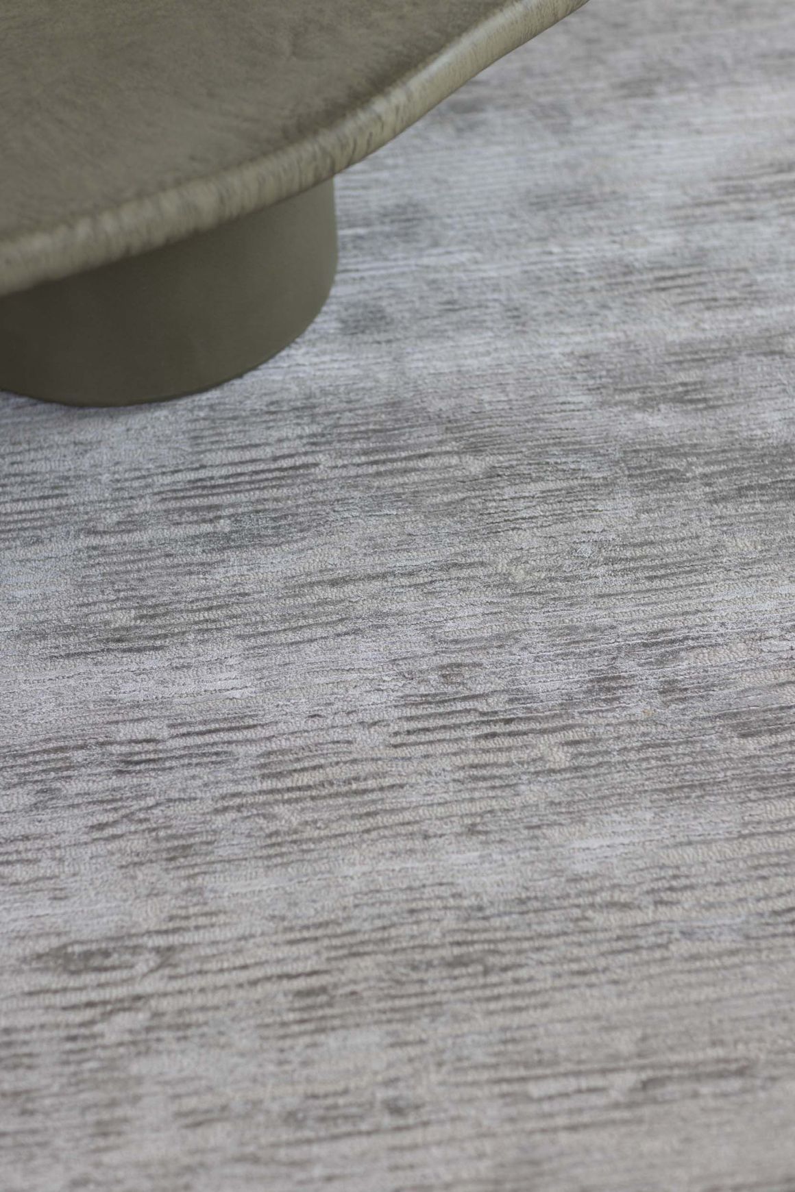 Rhodium Frost l Hand Tufted Rugs