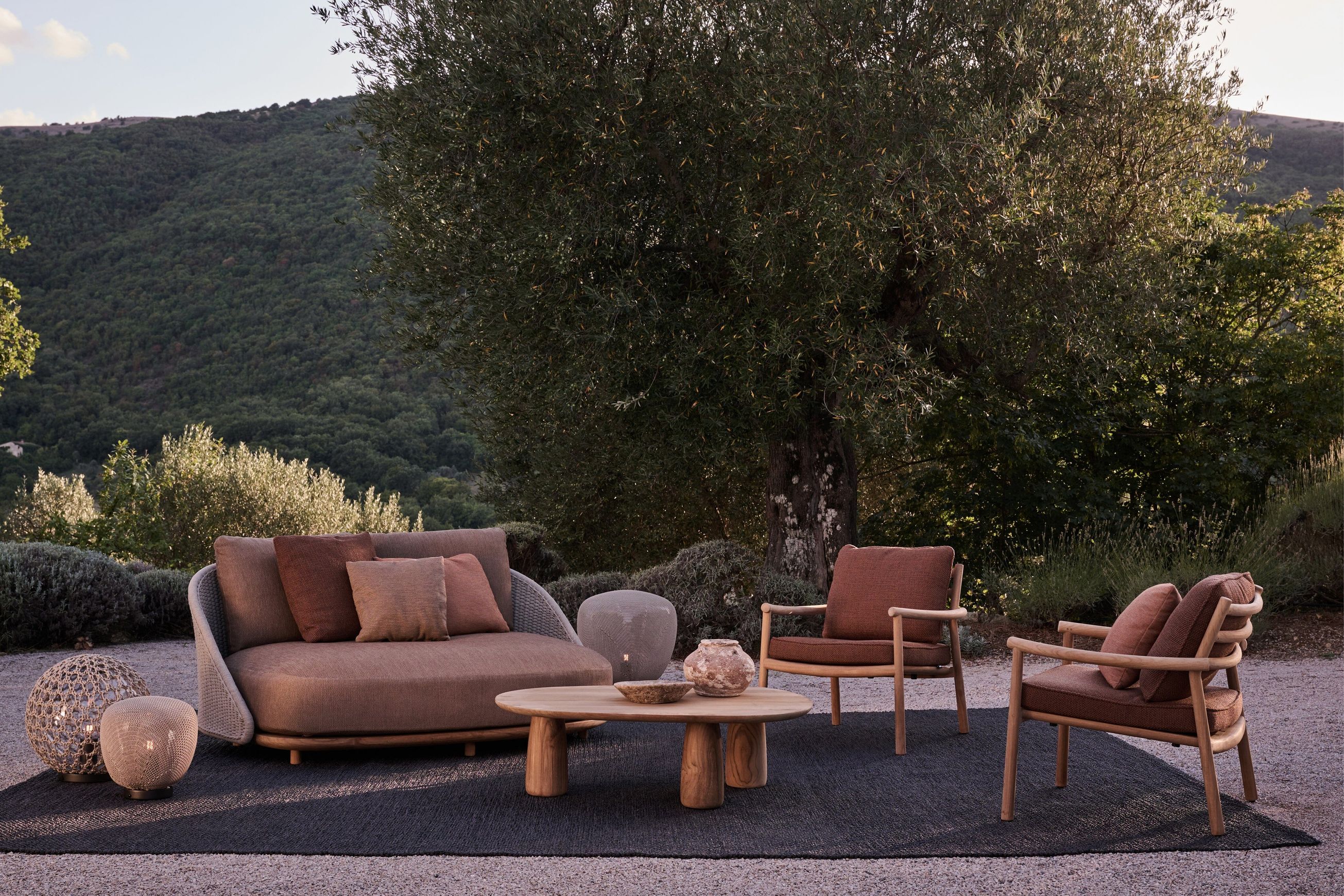 Elio Sofa (Collection Addition)