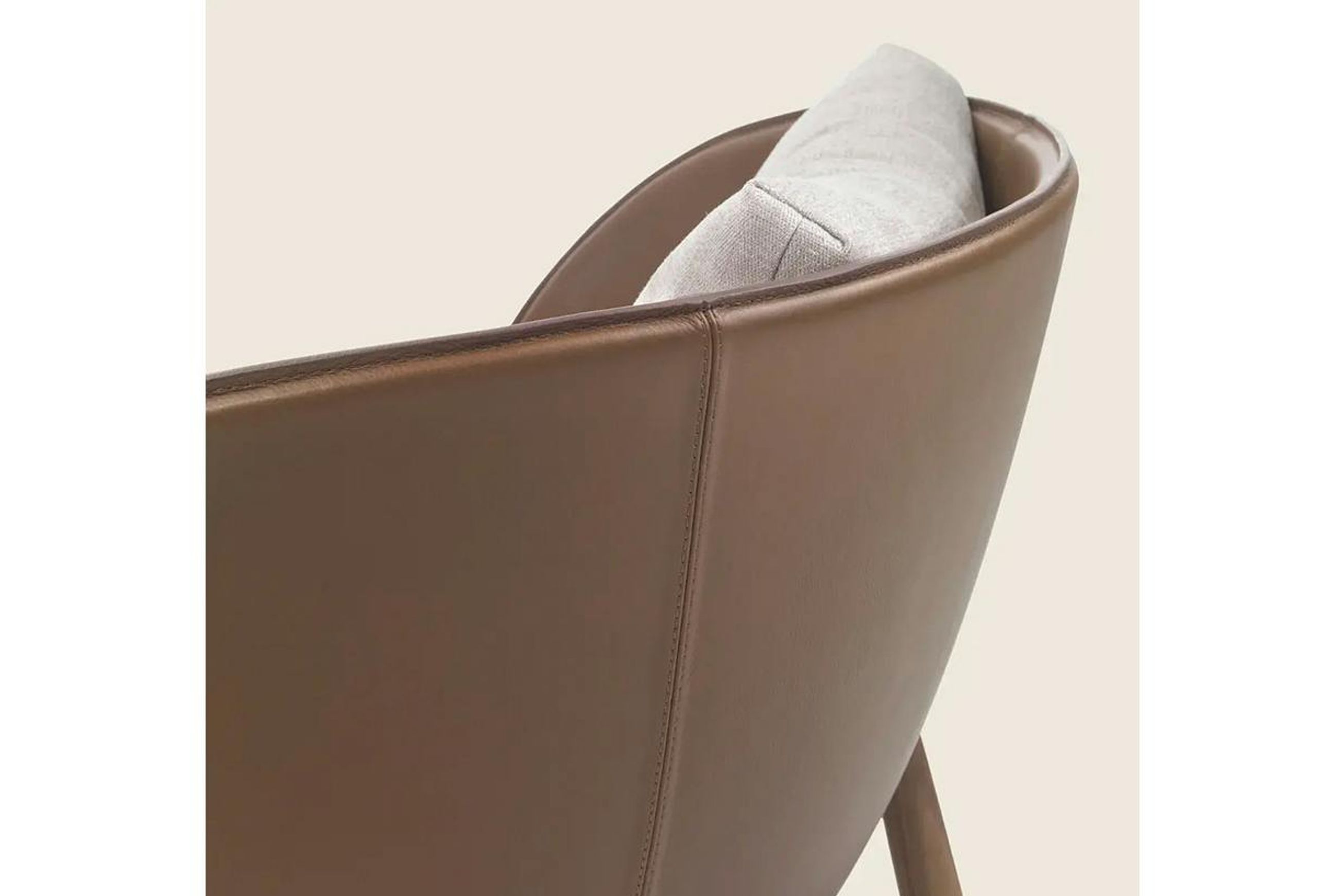 Eri Lounge Chair By Flexform