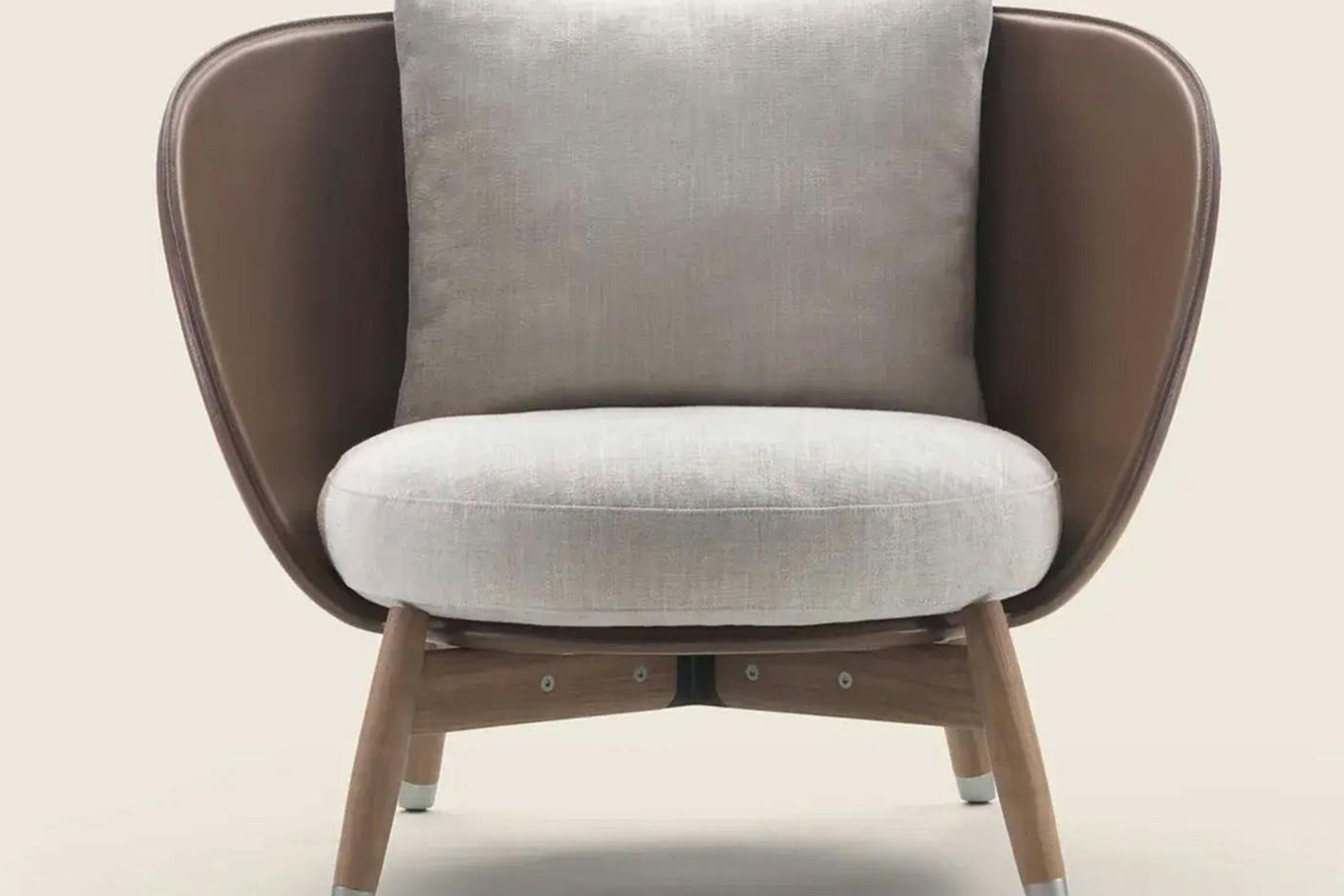 Eri Lounge Chair By Flexform