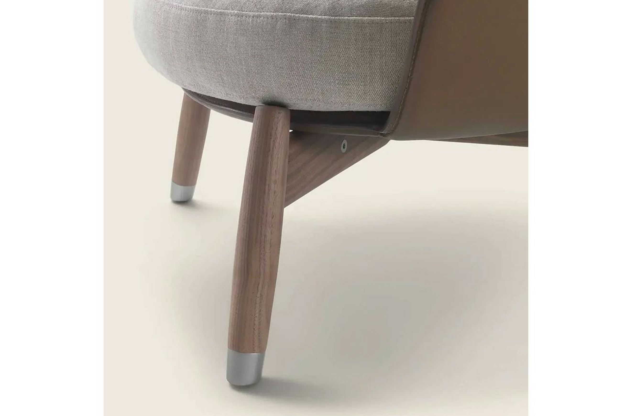 Eri Lounge Chair By Flexform