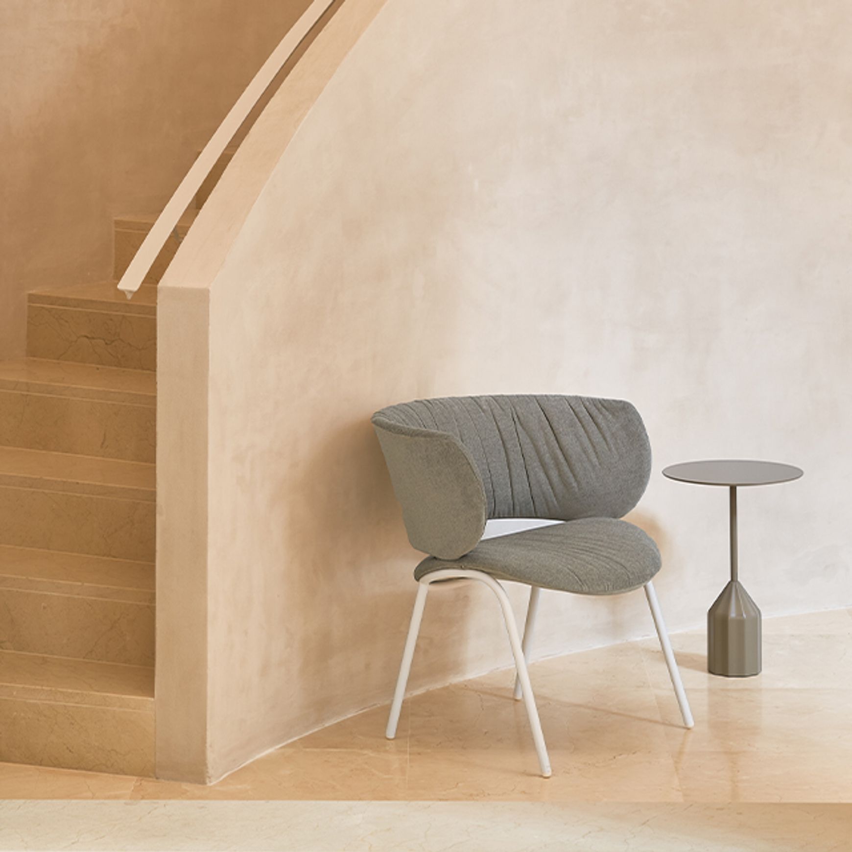 Funda Lounge Chair