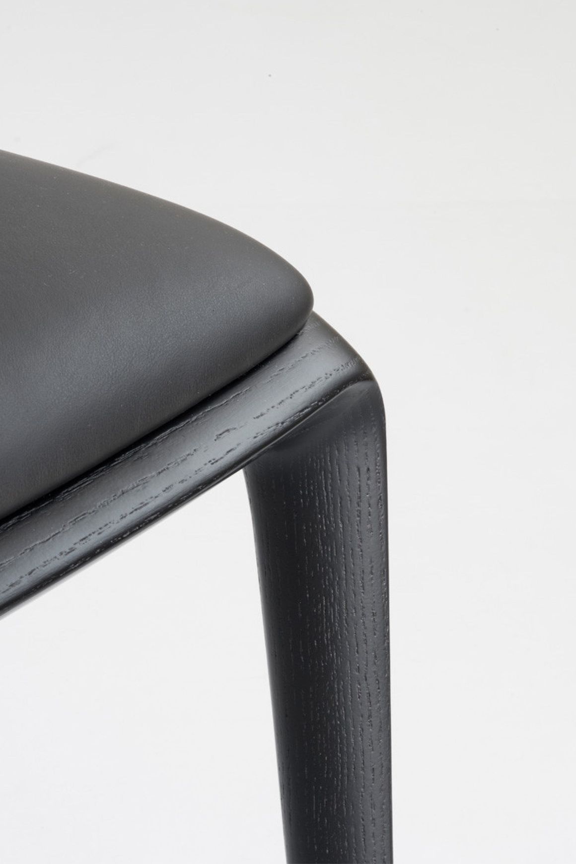 Hiru Barstool