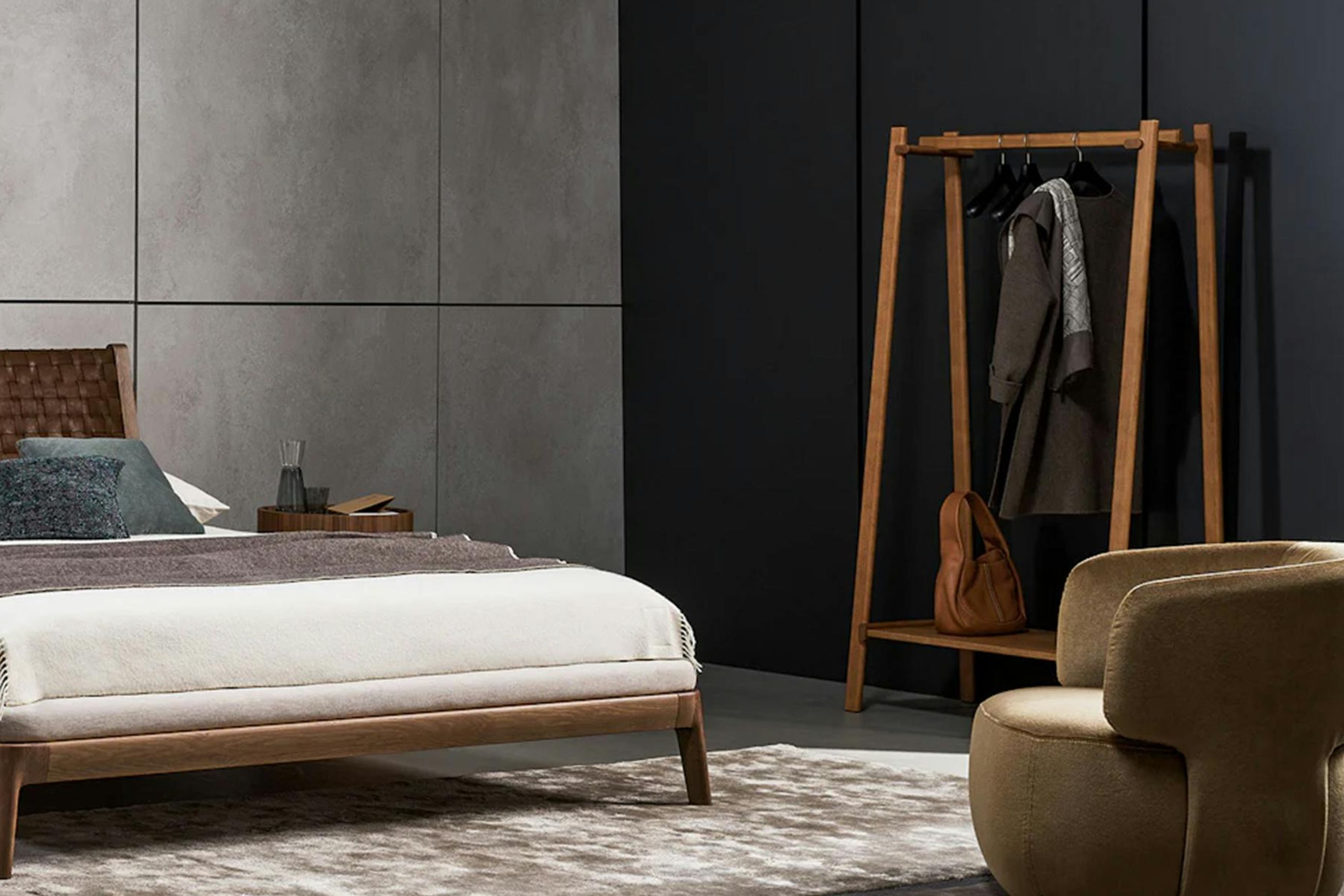 Isola Open Valet Stand
