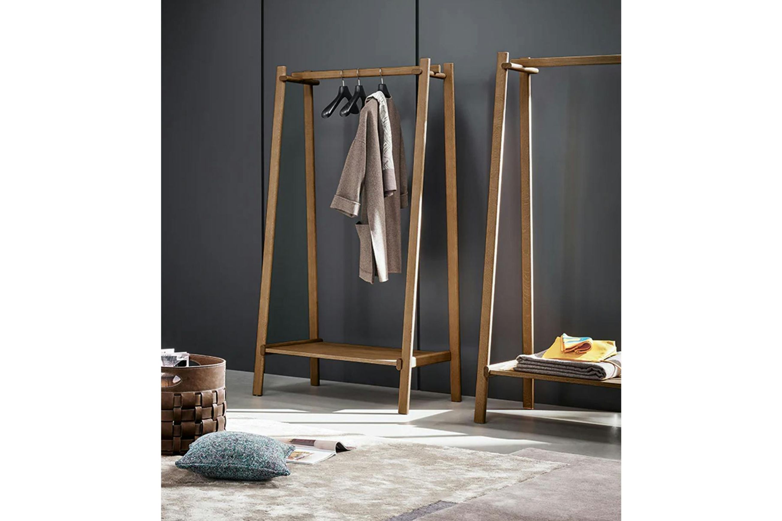 Isola Open Valet Stand