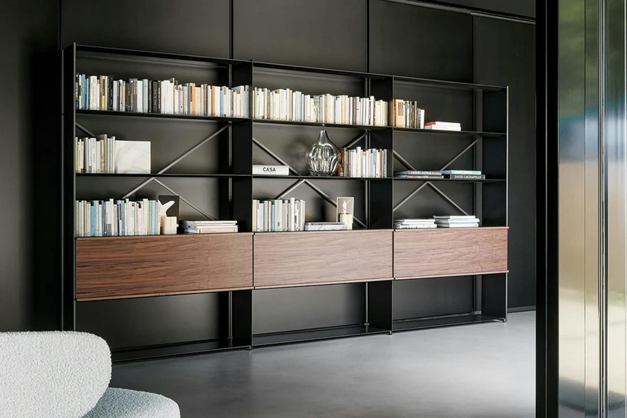 Kaos Bookshelf