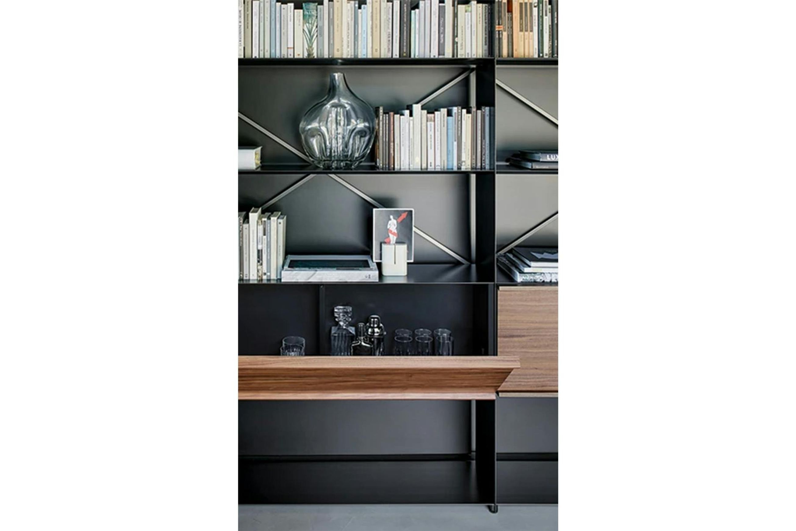 Kaos Bookshelf
