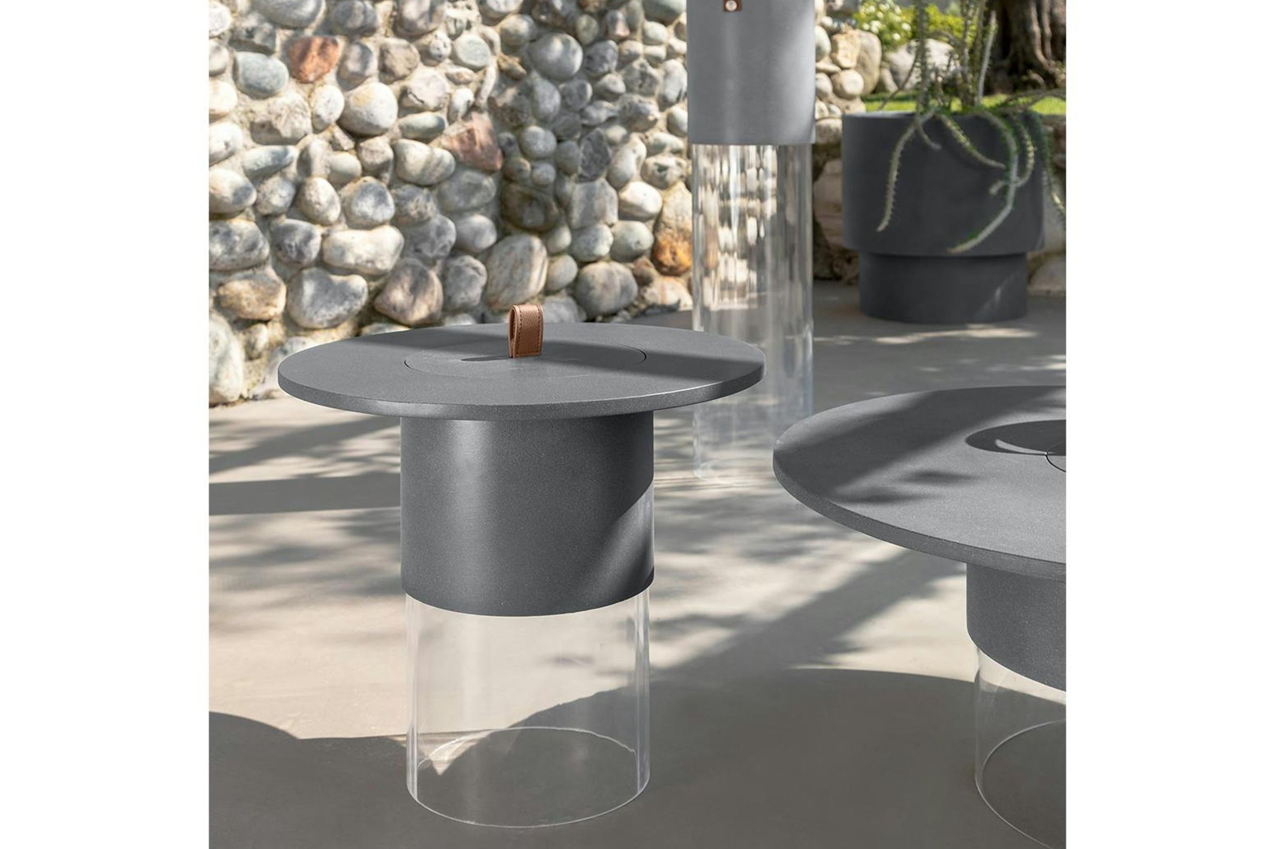 Kuka Outdoor Lamp