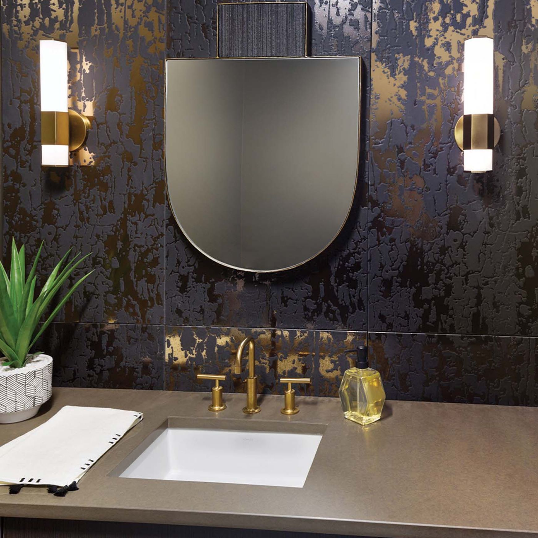 Facet Wall Light