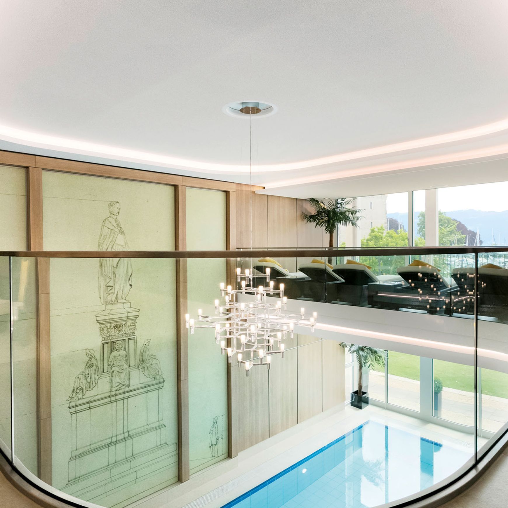 Crown Magnum Pendant Light