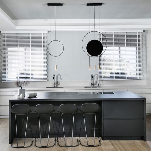 Revolta Pendant Light