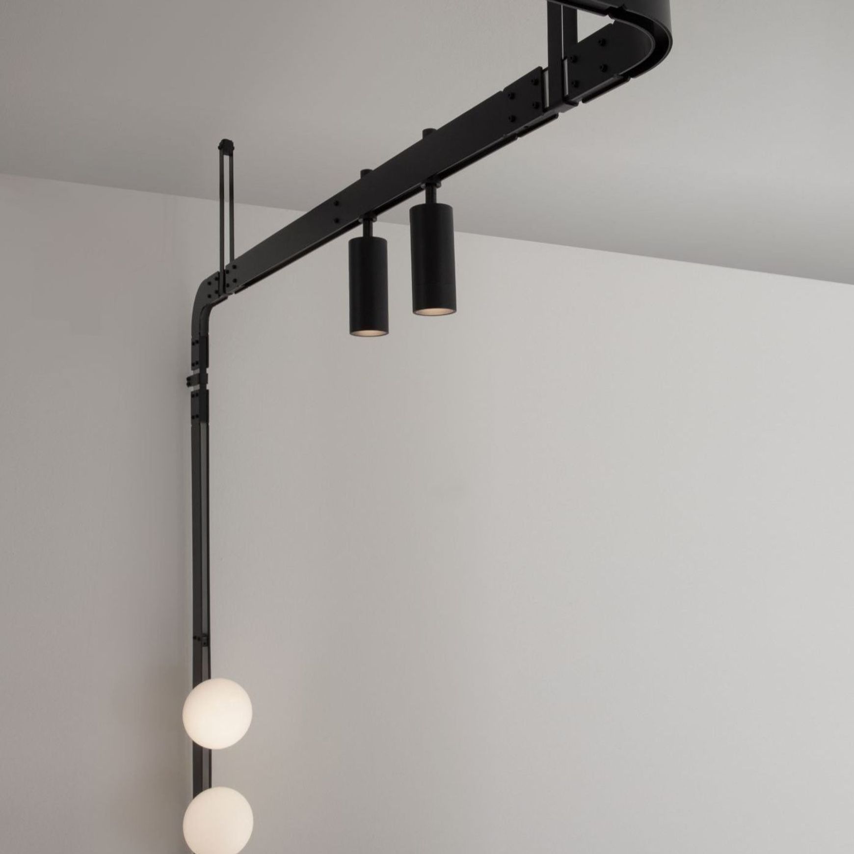 Stant Wall Light