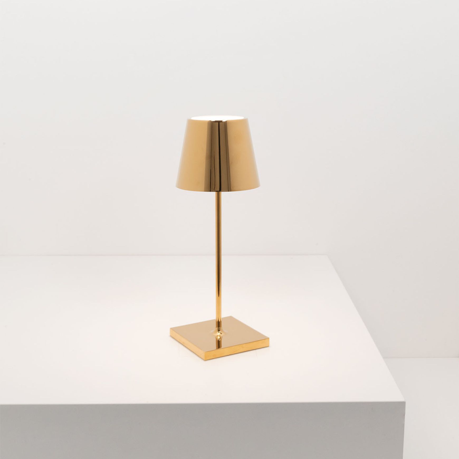 Poldina Mini Metallic Table Lamp