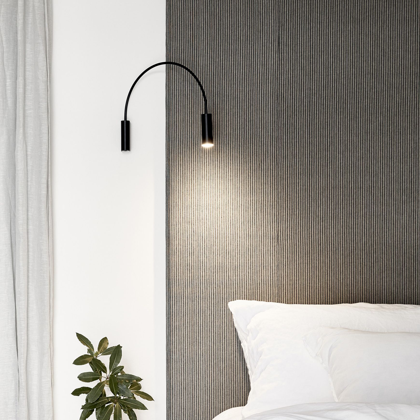 Volta Wall Light