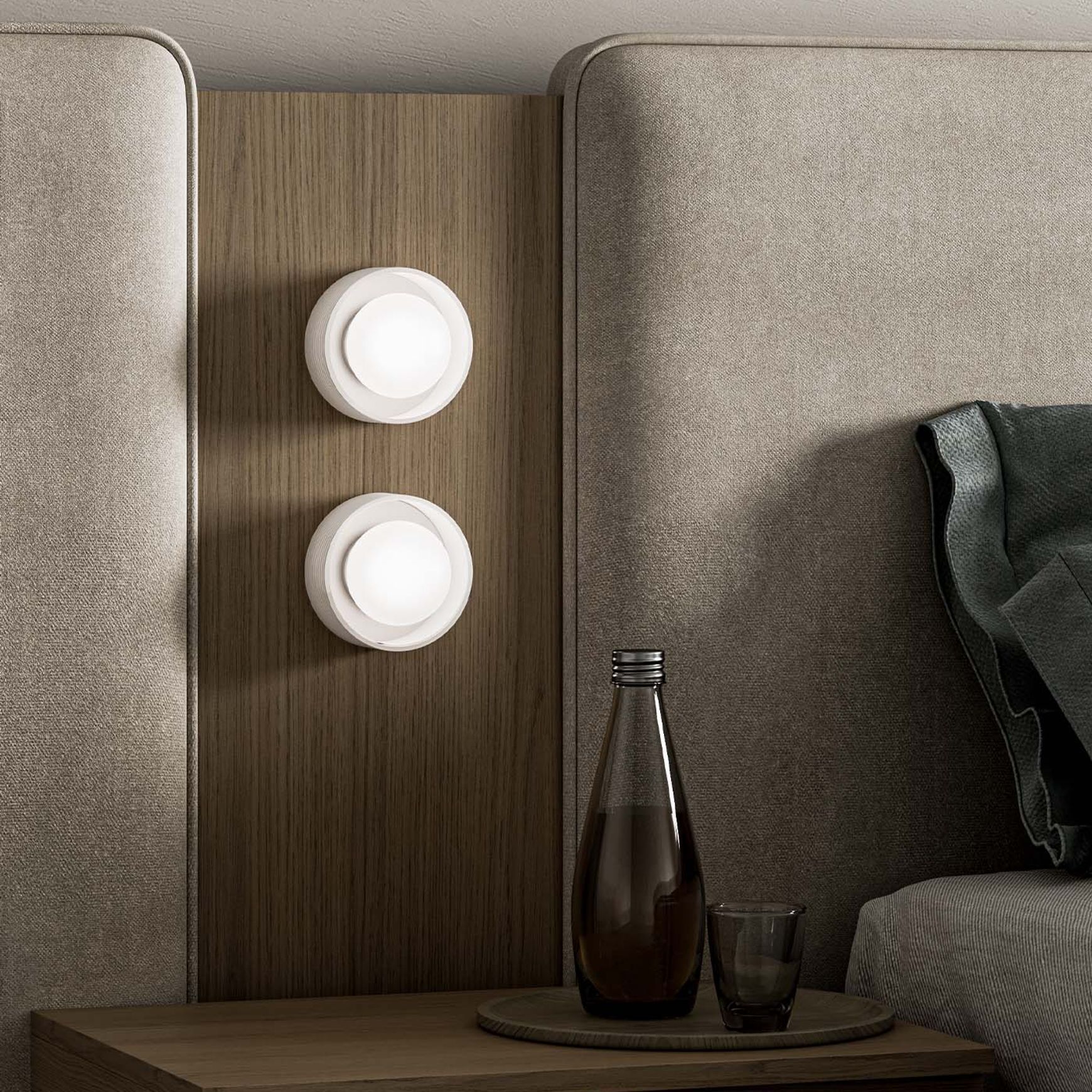 Orb Sur Ribbed Wall Light