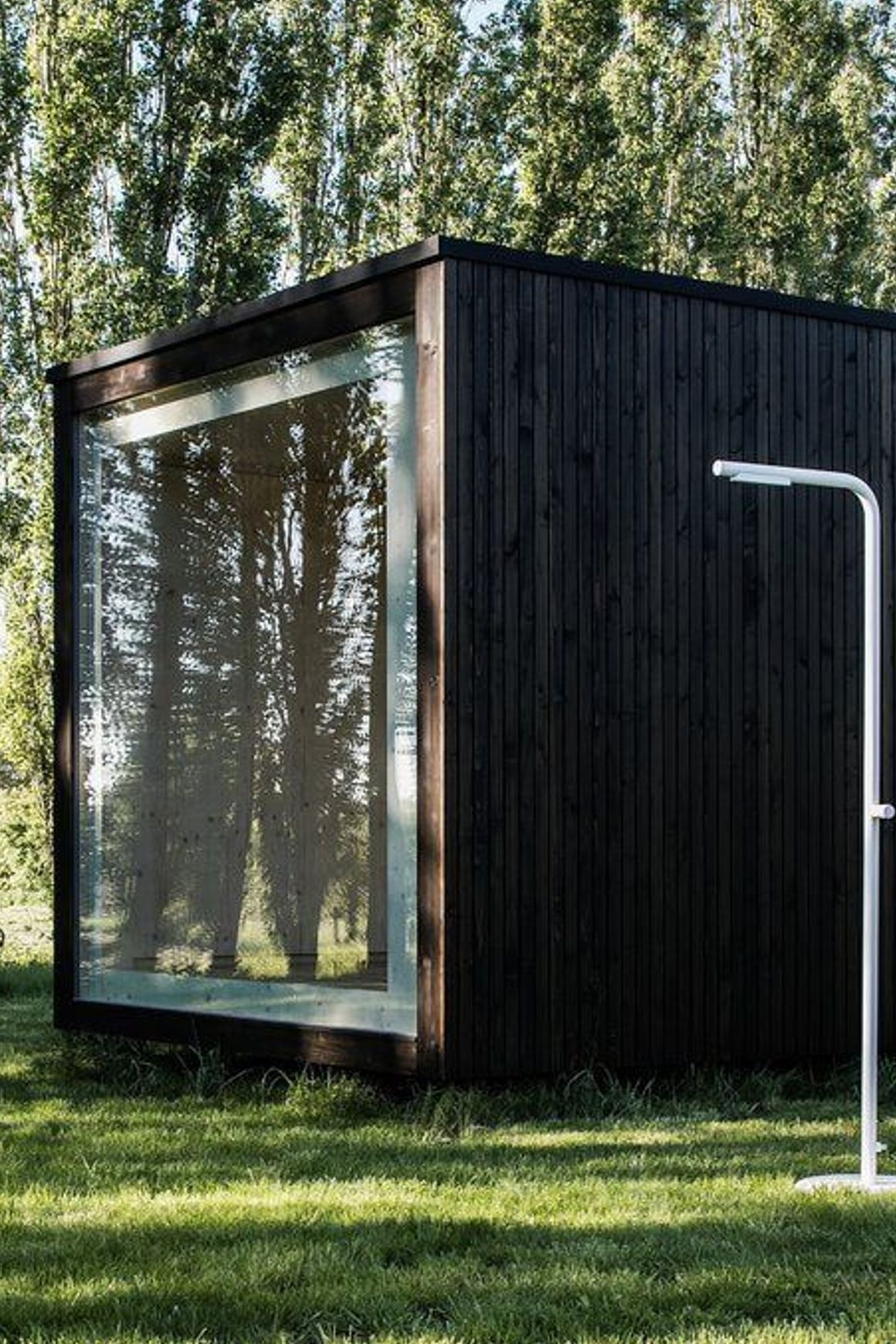 ZEE Levantine Outdoor Shower White