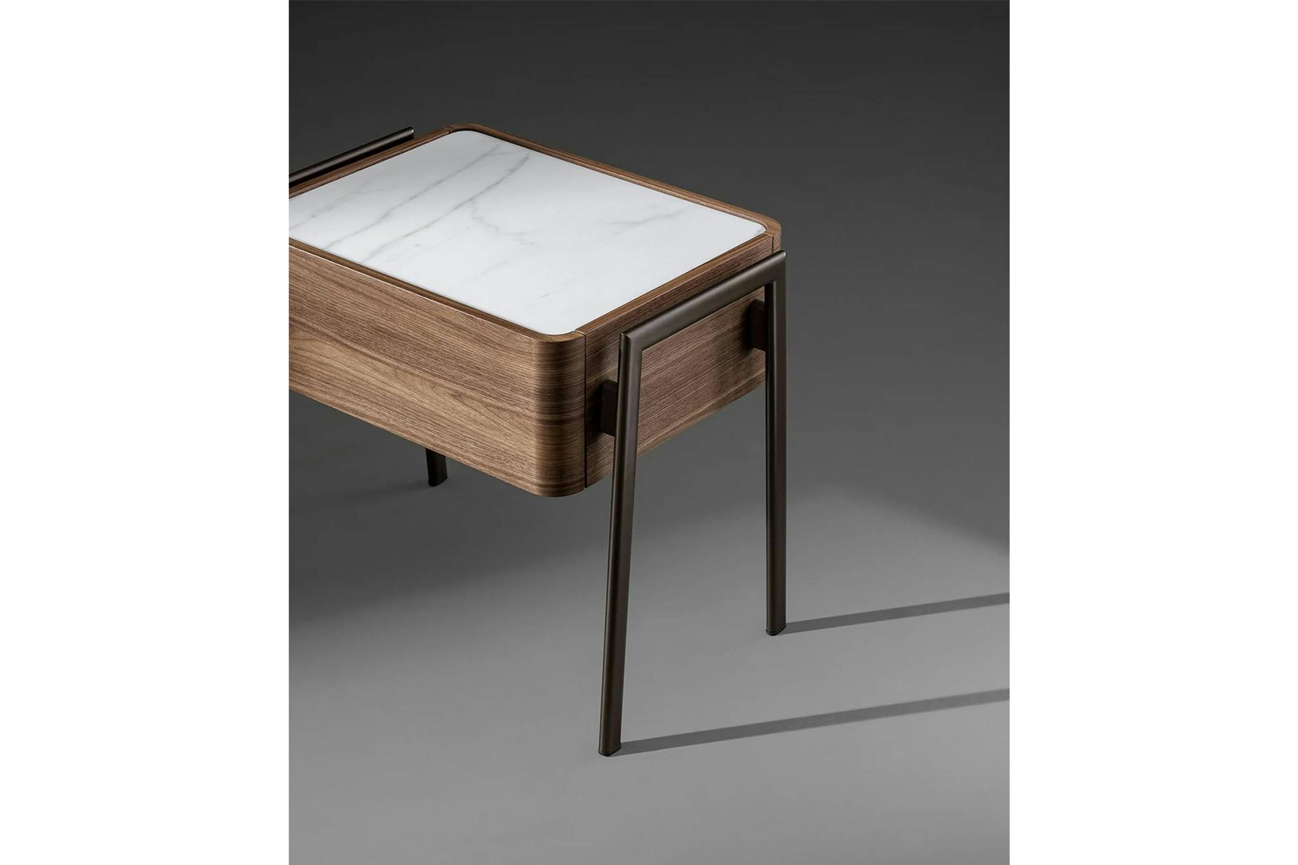 Partout Bedside