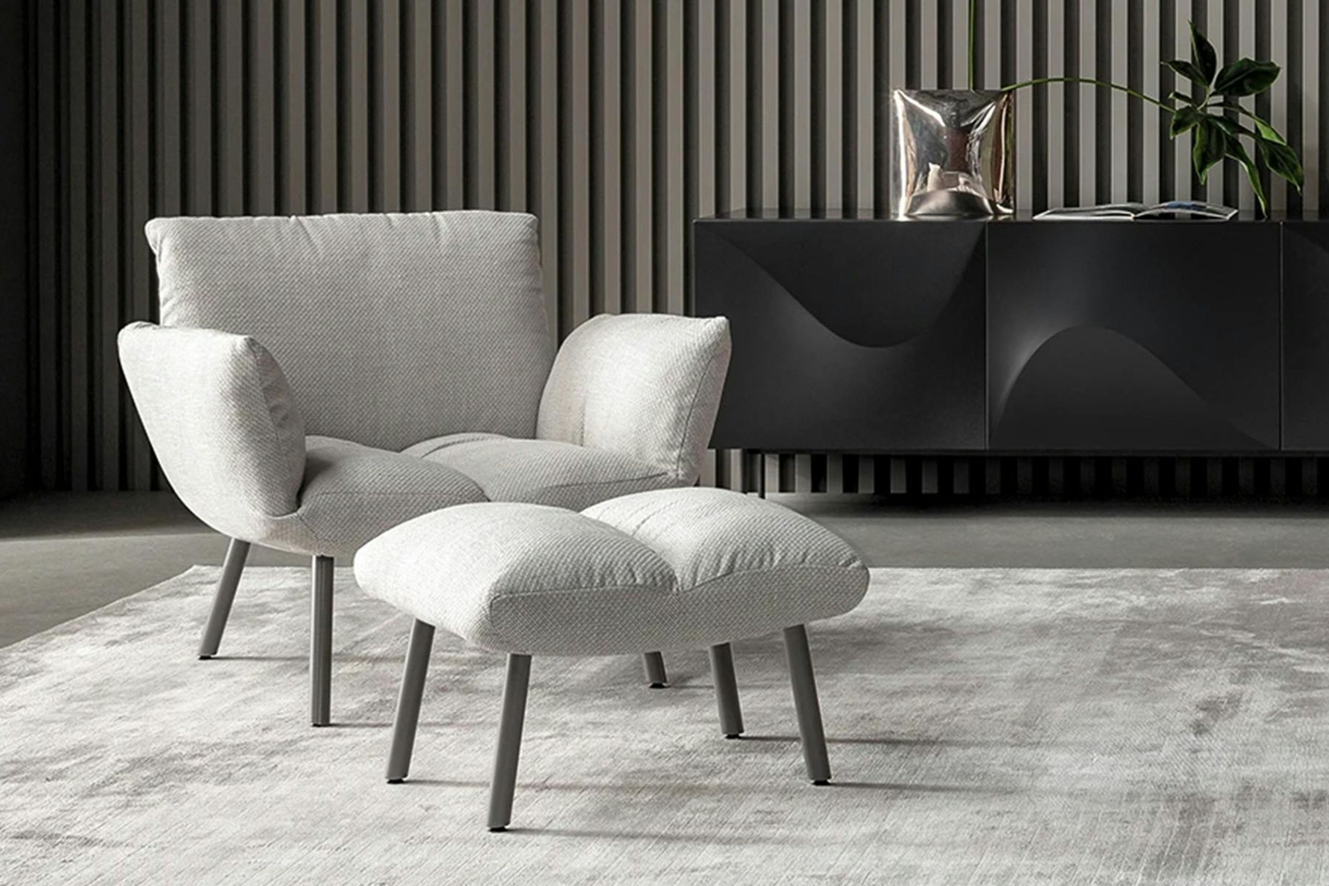 Pil Armchair