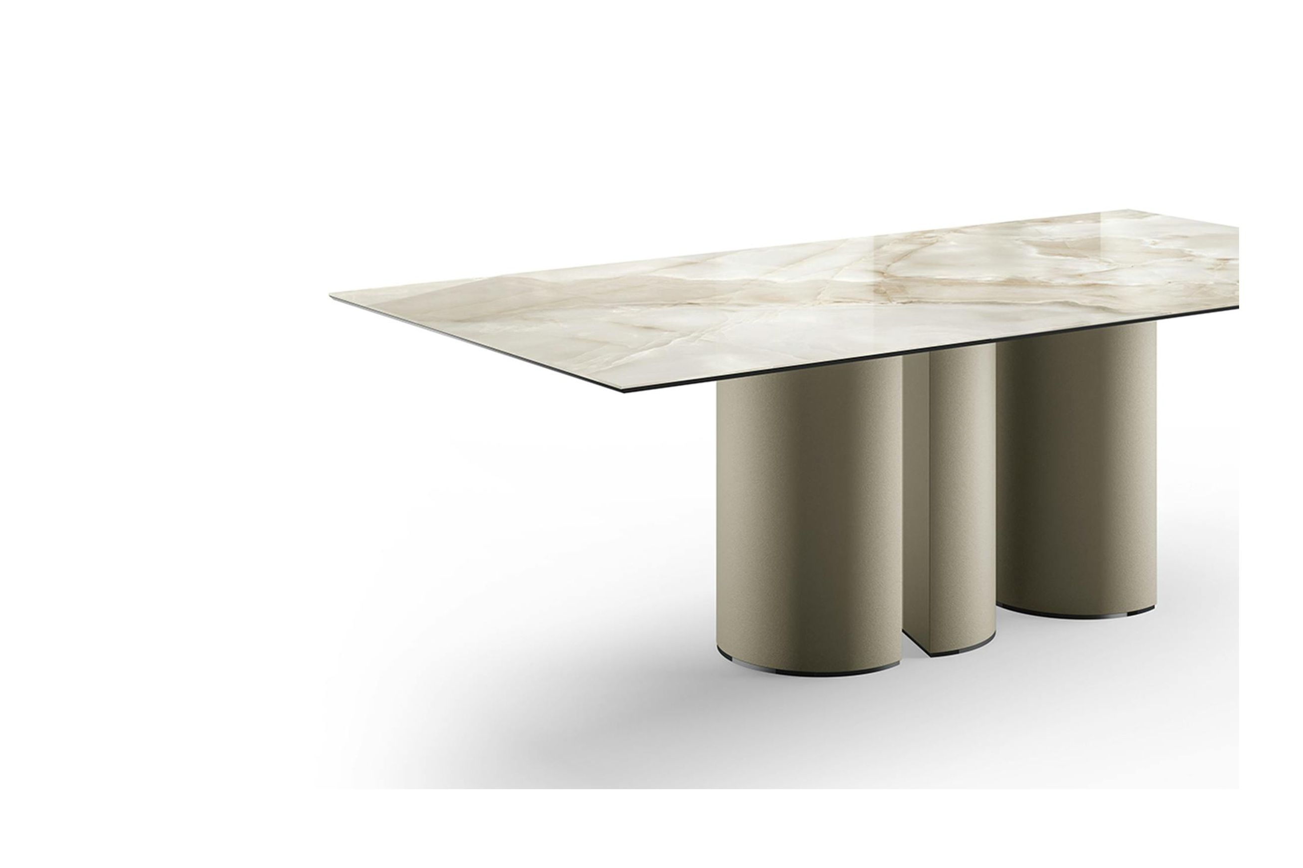 Plai Dining Table