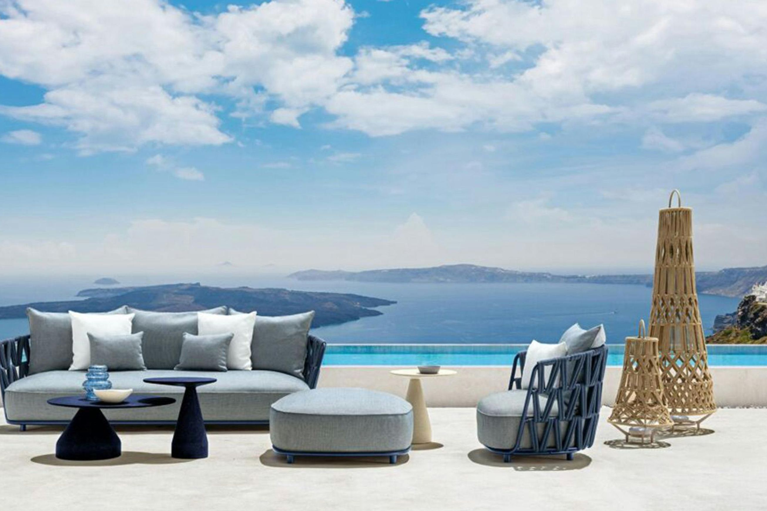 Plaza Outdoor Coffee Table