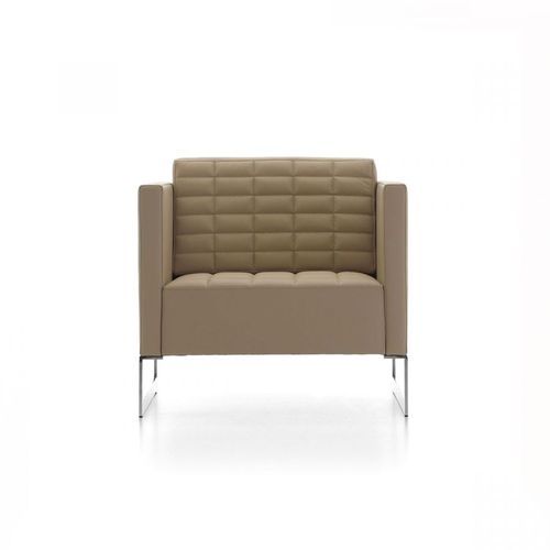 Recta Armchair