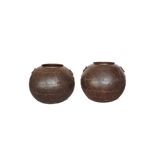 Studded Iron Pot - Round