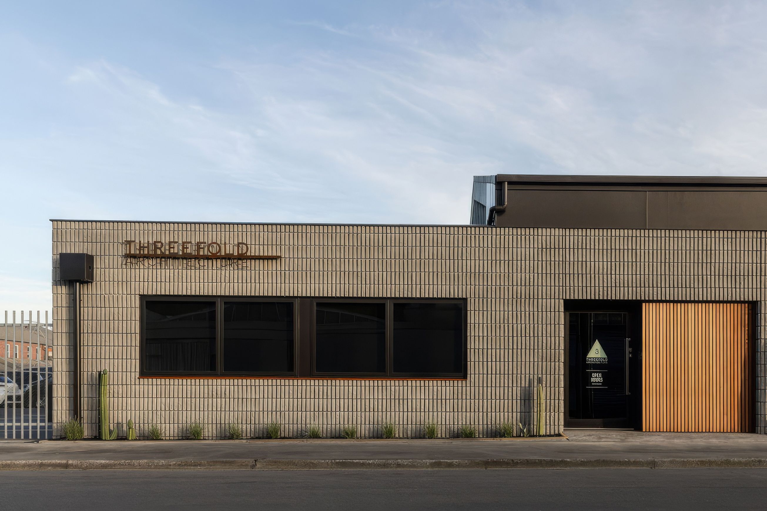 390 Fluted | Bricks