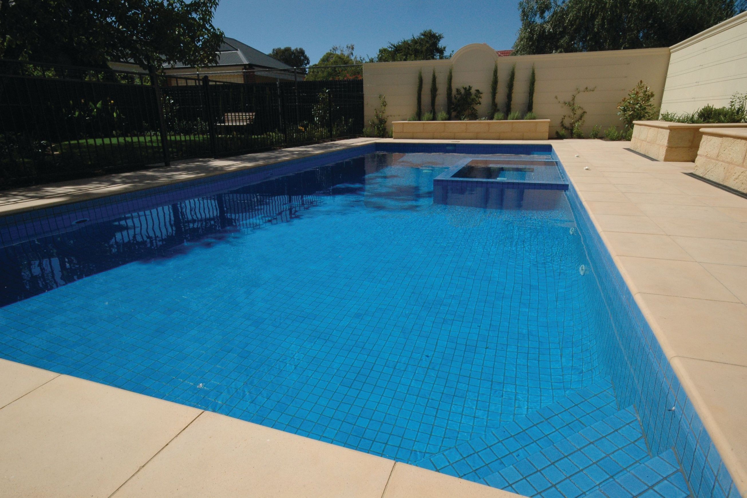 AQUA and BALI Pool Range