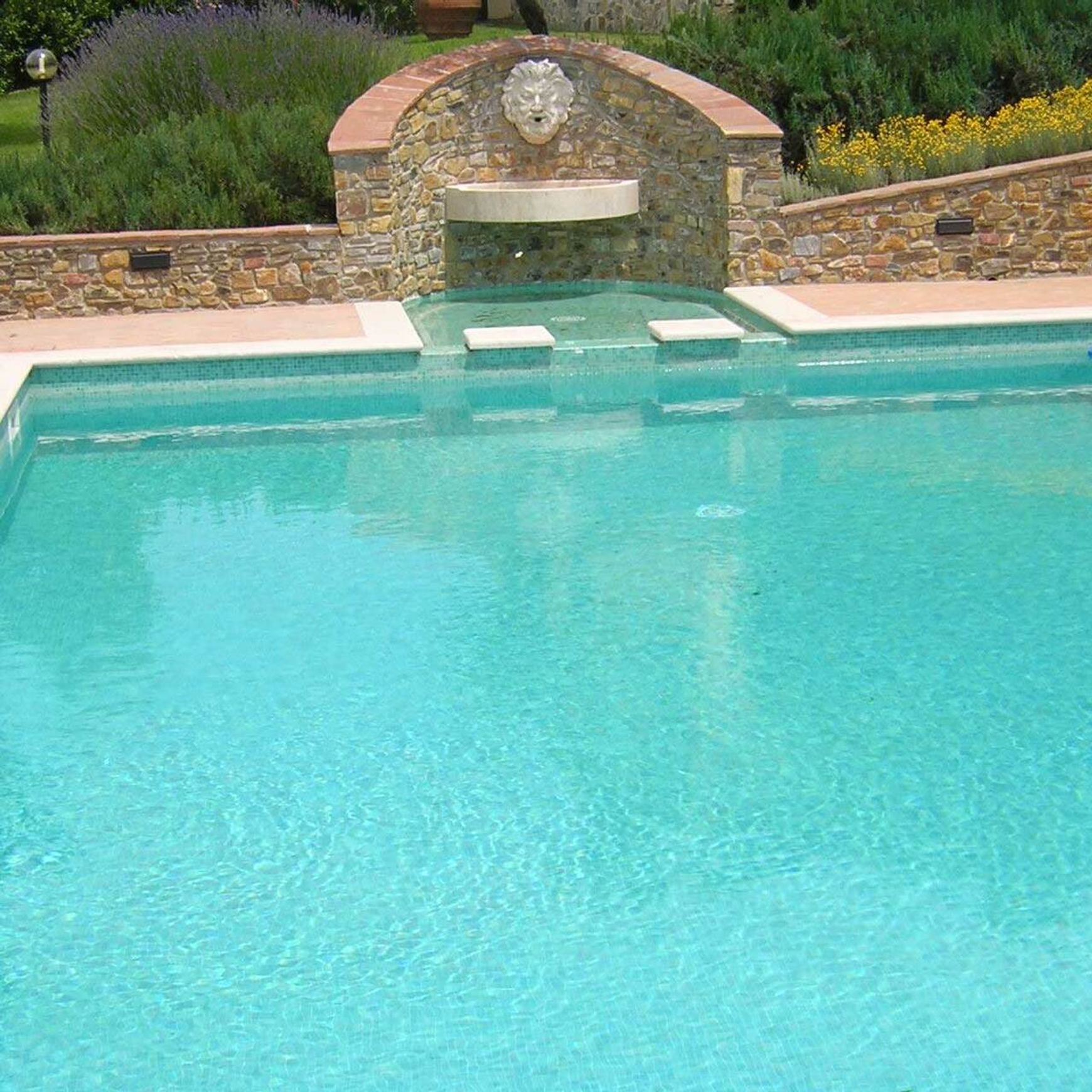 VTC Blend Bahamas Hotmelt Mosaic Tile