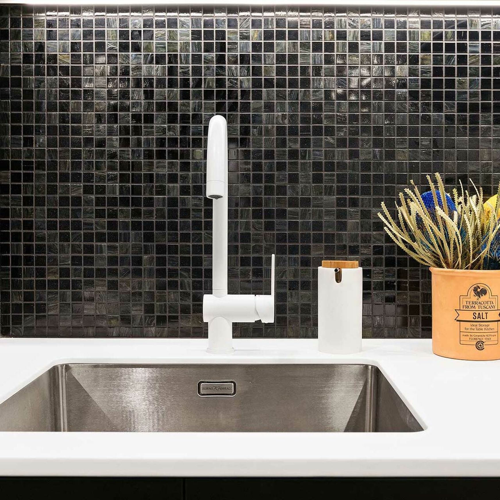Blend Rachele Hotmelt Mosaic Tile