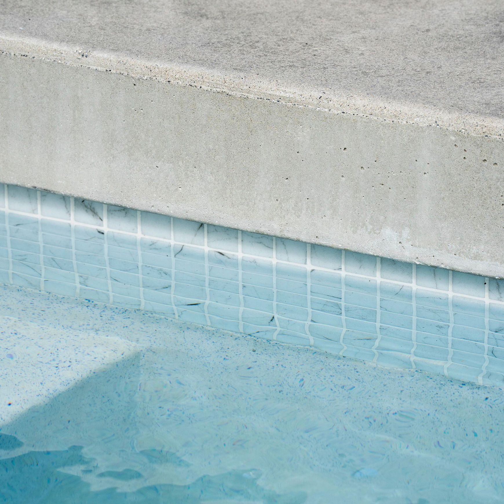Carrara Mosaic Tile | 50mm Zen Collection by Ezarri