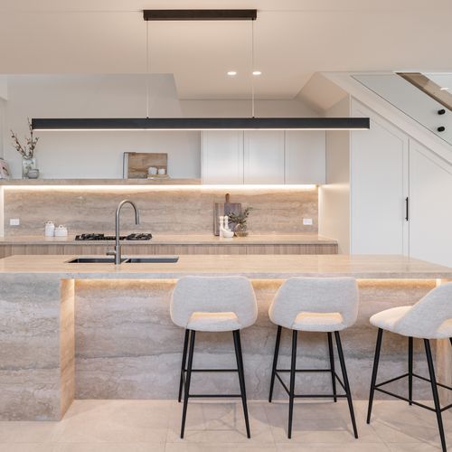 Natural Stone | Italian Silver Travertine