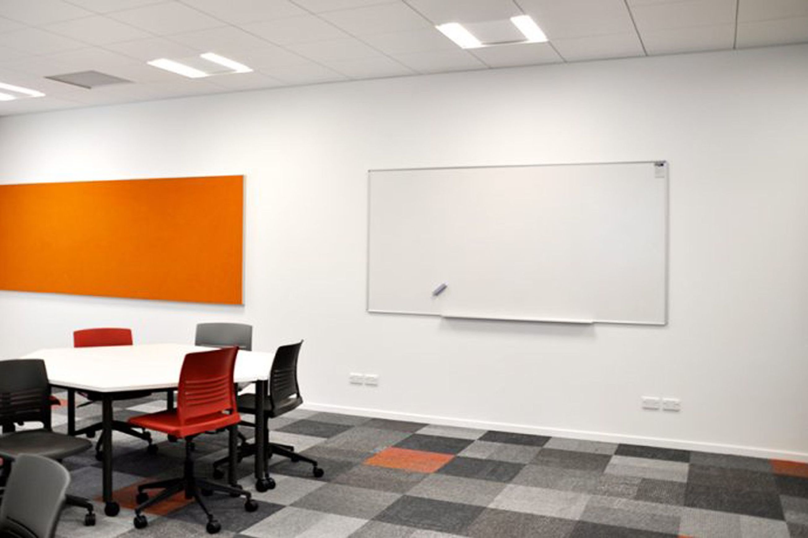 Flatline Series Whiteboard