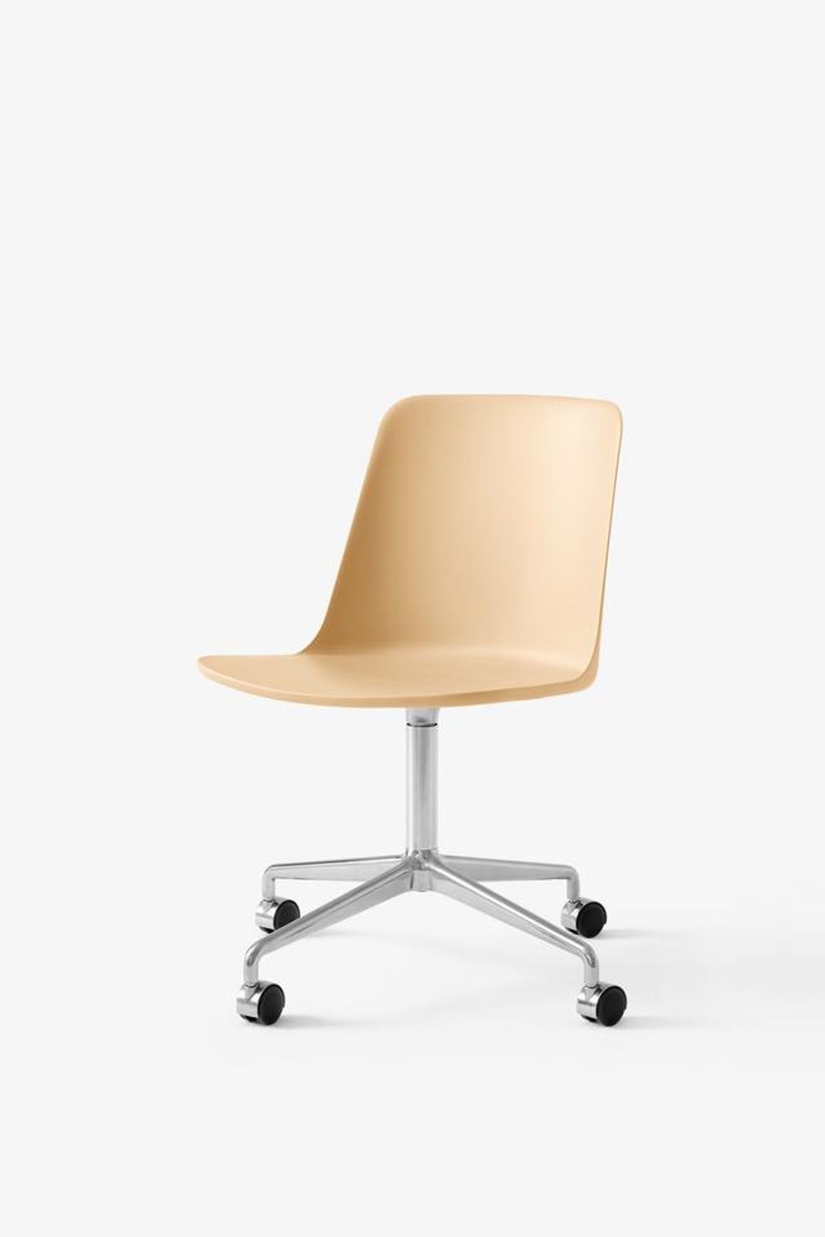 Rely HW21 Chair by &Tradition