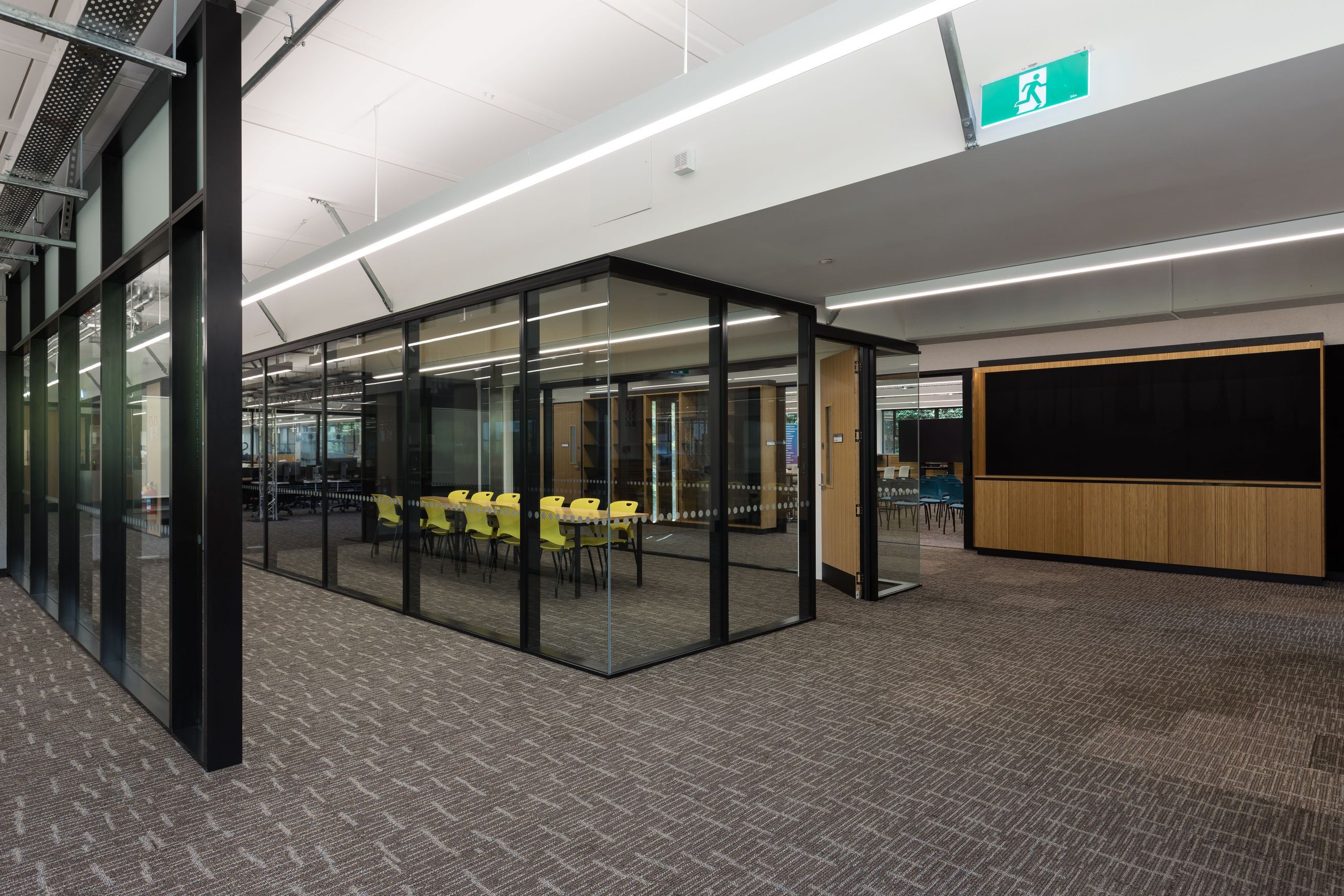 A Series 132  Aluminium Partitioning System