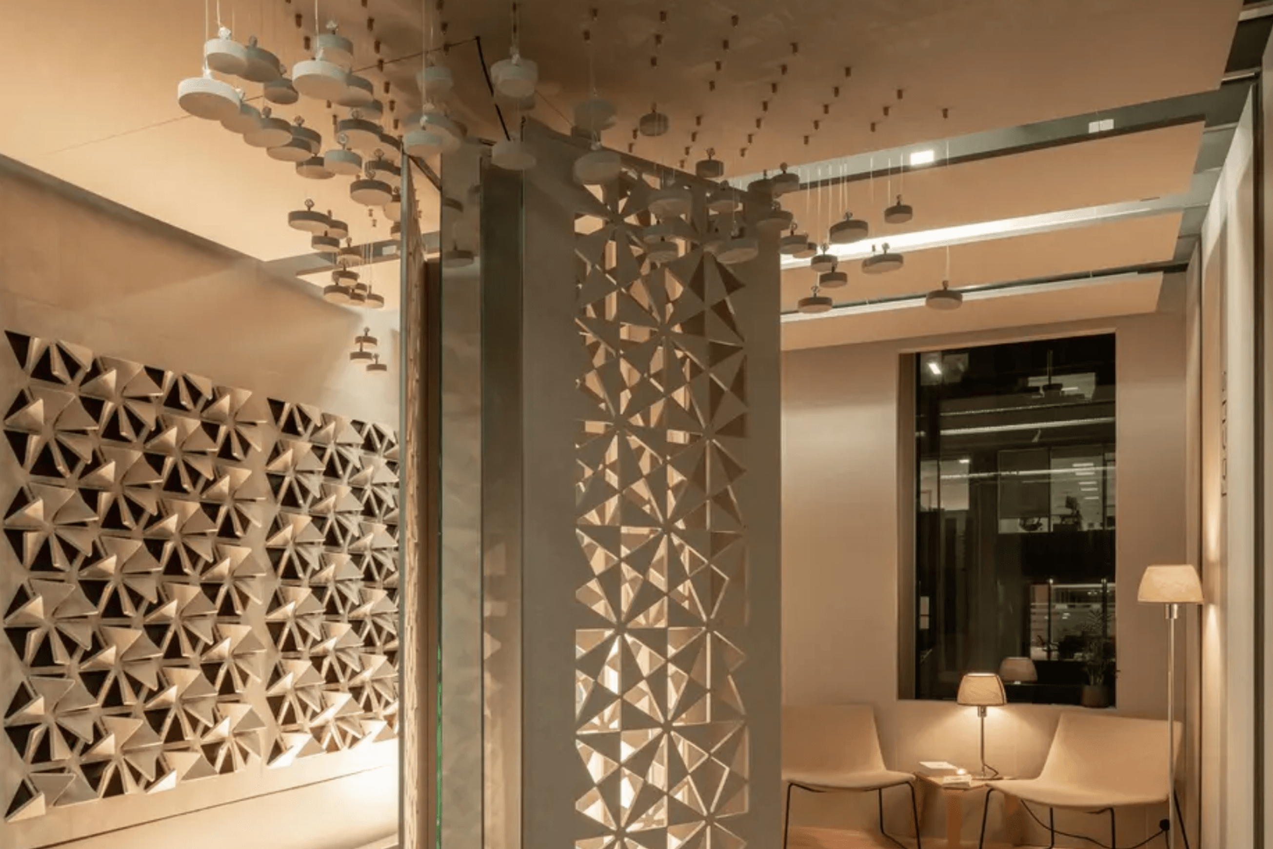 Cascade Hanging Screens