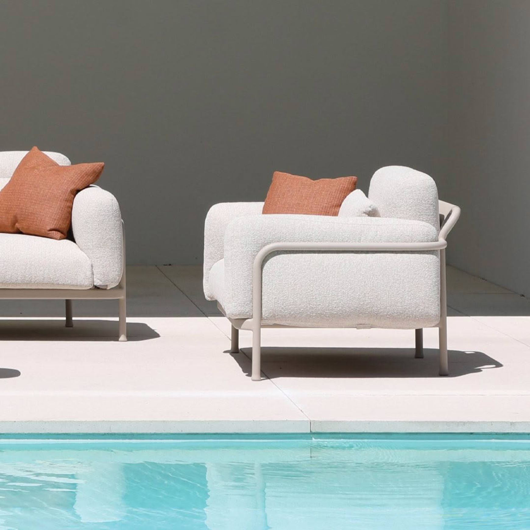 Coral 1 Seater - Mocha Frame
